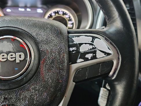 Used 2017 Jeep Cherokee Trailhawk image 29
