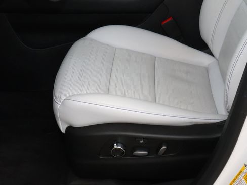 Used 2024 Cadillac XT4 Sport FWD image 20