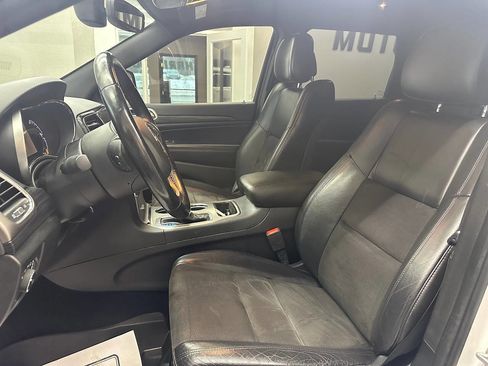 Used 2020 Jeep Grand Cherokee Altitude image 17