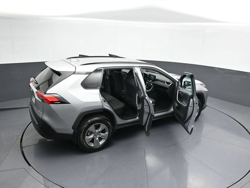 Certified 2022 Toyota RAV4 LE AWD/4WD image 44