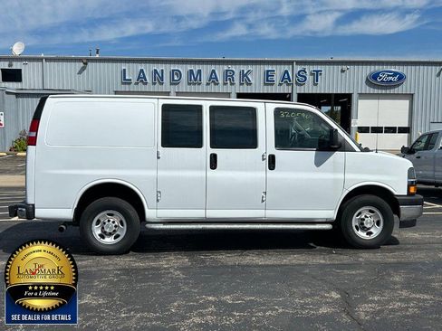 Used 2023 Chevrolet Express 2500 w/ Driver Convenience Package image 4