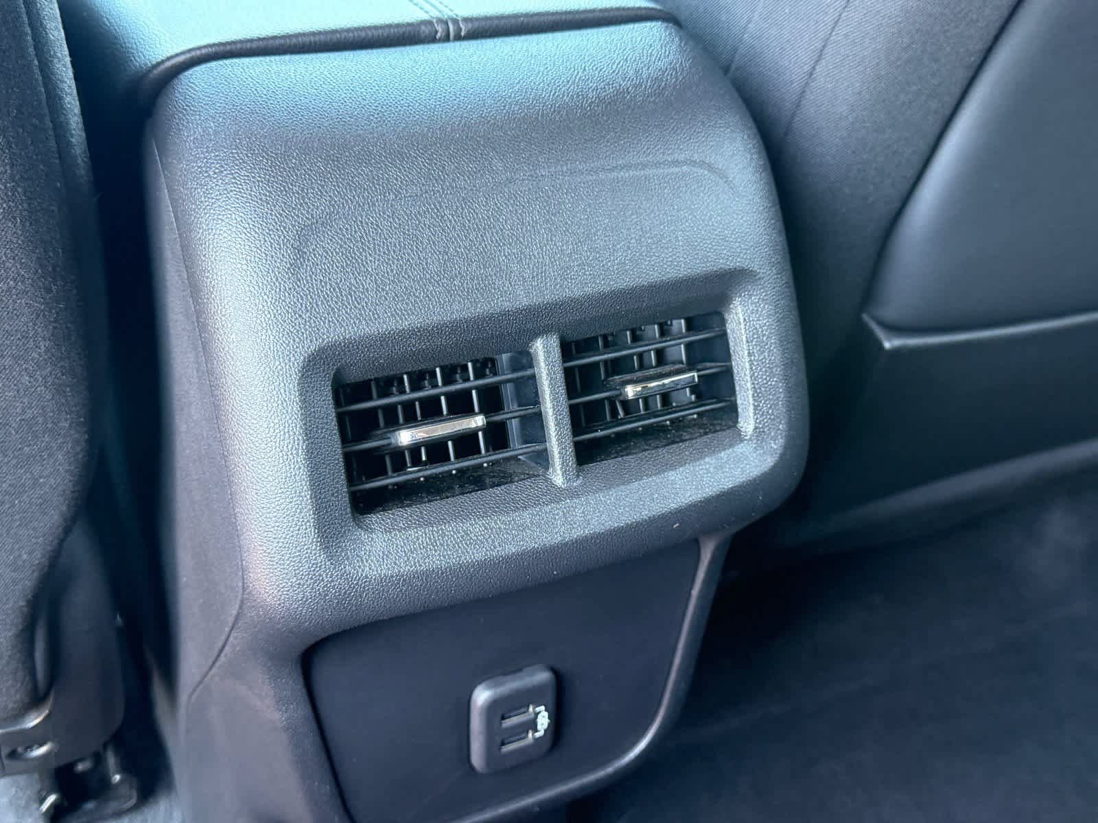 Used 2022 GMC Terrain SLE w/ Driver Convenience Package AWD/4WD image 30
