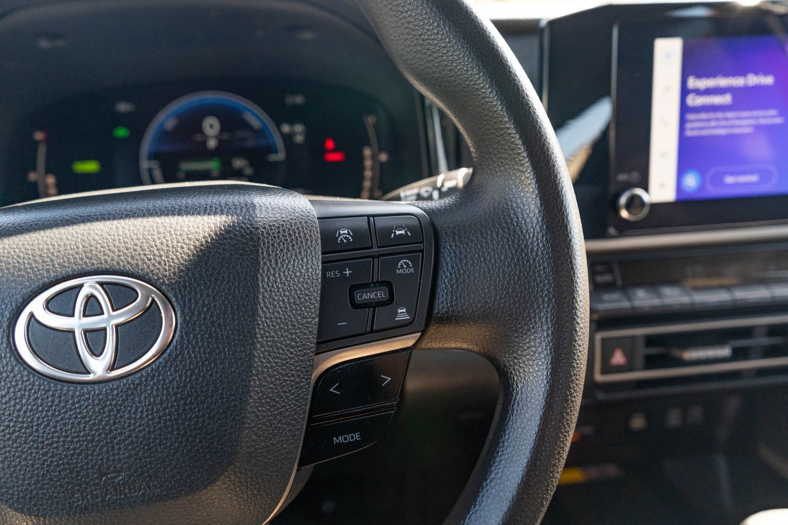 Used 2025 Toyota Camry Hybrid FWD image 26