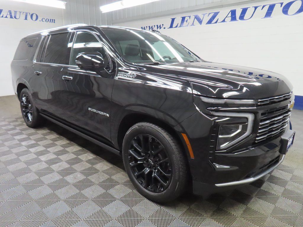 Used 2025 Chevrolet Suburban High Country AWD/4WD image 3