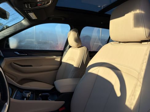 New 2025 Jeep Grand Cherokee Limited w/ Trailer Tow Package image 27