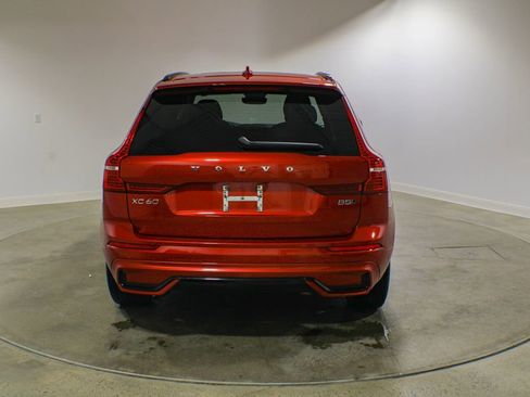 Used 2024 Volvo XC60 B5 Core w/ Climate Package AWD/4WD image 4
