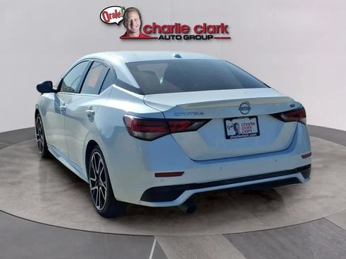 Used 2025 Nissan Sentra SR FWD image 3