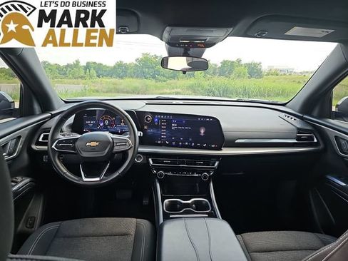 Used 2024 Chevrolet Traverse LT FWD image 20