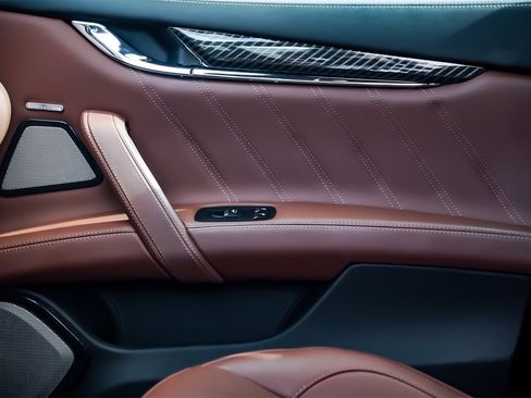 Certified 2022 Maserati Quattroporte Trofeo image 16