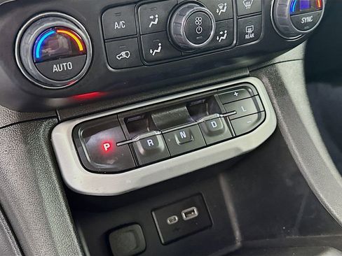 Used 2023 GMC Acadia SLE w/ Driver Convenience Package image 23