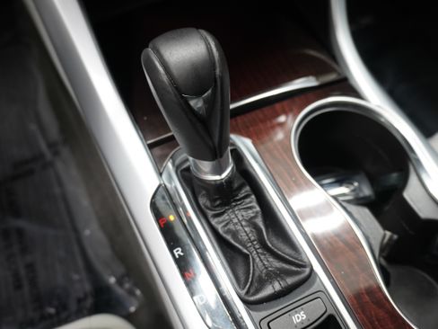 Used 2016 Acura TLX w/ Technology Package FWD image 23
