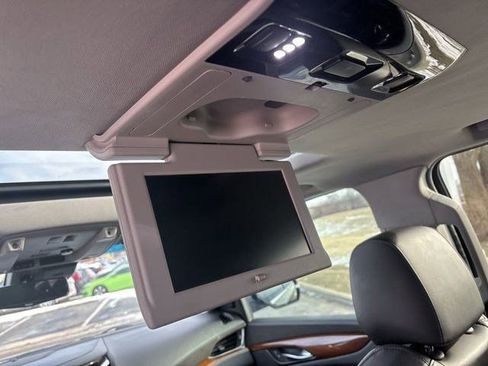 Used 2019 Cadillac Escalade ESV Luxury image 35