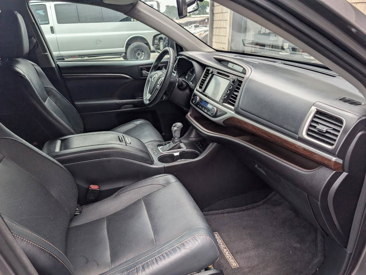 Used 2016 Toyota Highlander Limited FWD image 26