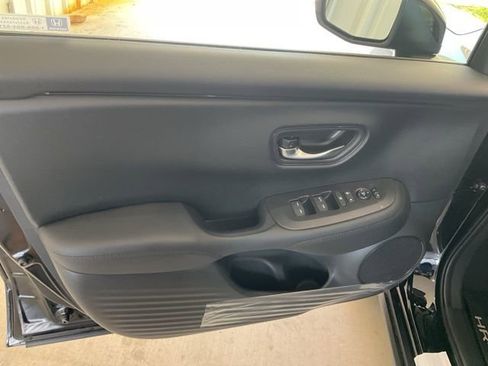 New 2026 Honda HR-V LX image 4