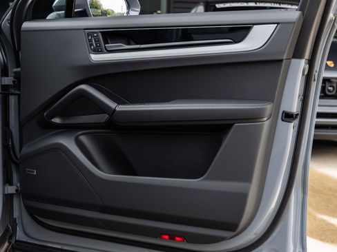 New 2026 Porsche Cayenne Coupe image 43