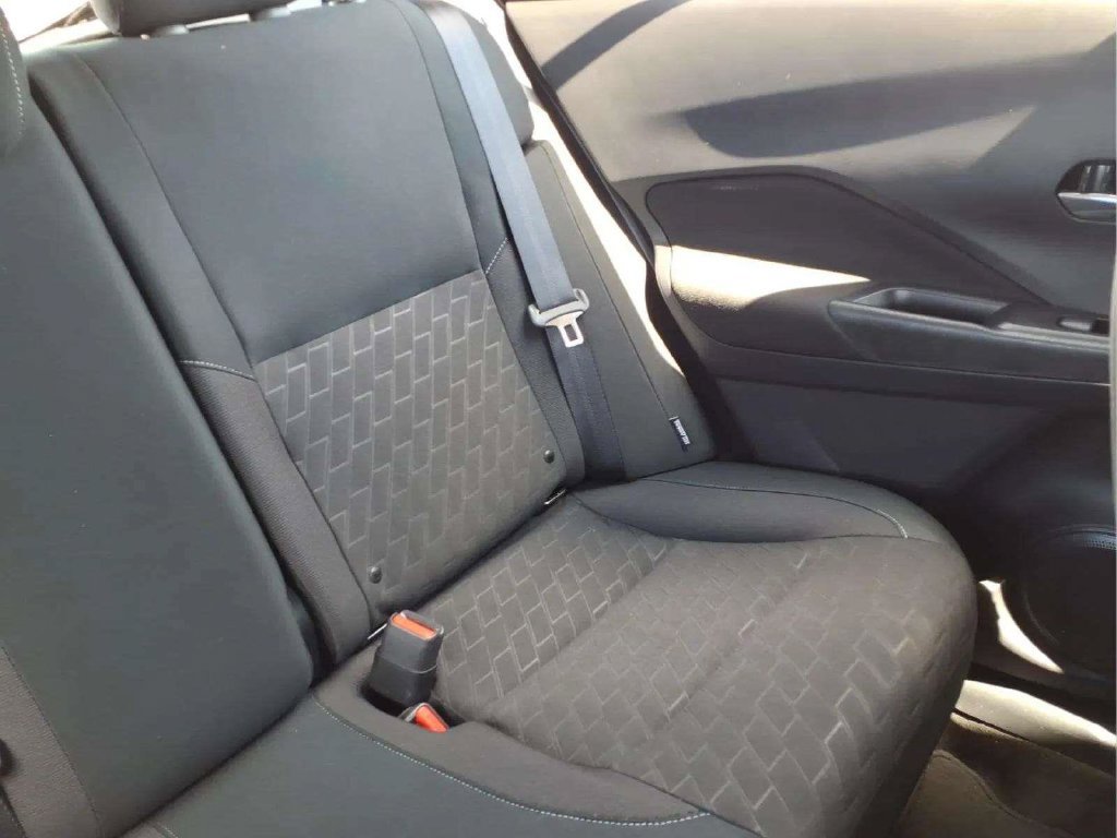 Used 2024 Nissan Kicks SV FWD image 18