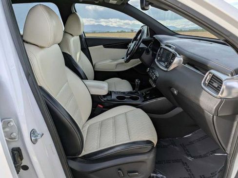 Used 2018 Kia Sorento SX image 21
