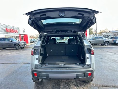 New 2026 Jeep Cherokee Overland image 10