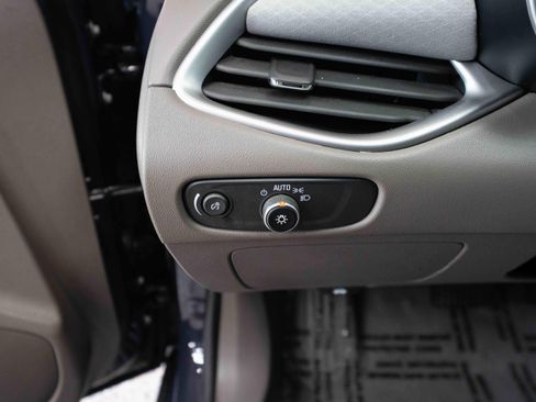 Used 2025 Chevrolet Malibu LT FWD image 11