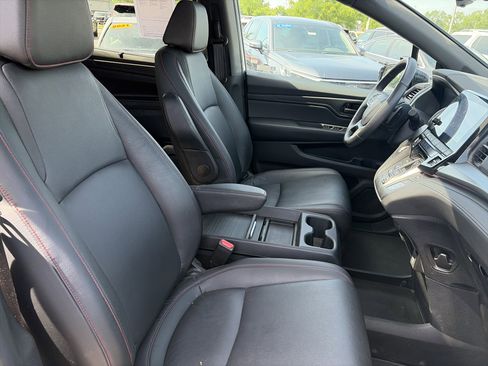 Used 2024 Honda Odyssey Sport image 12