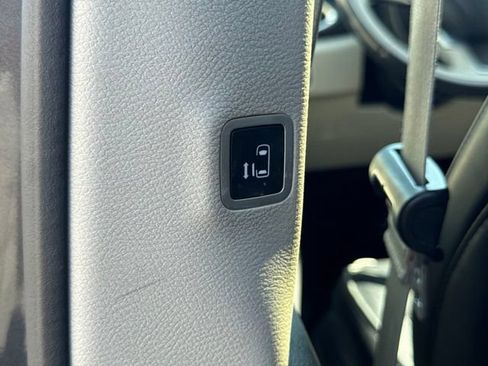 Certified 2019 Chrysler Pacifica Limited FWD image 29