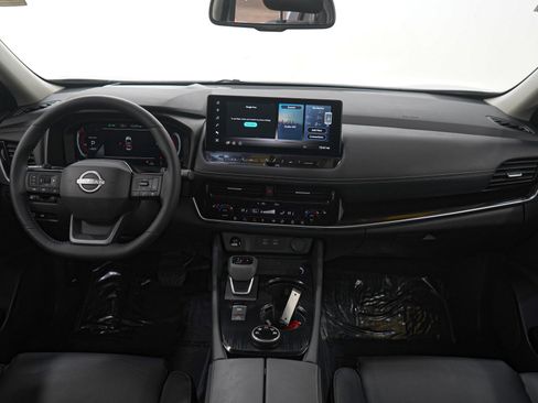 Used 2025 Nissan Rogue SL w/ SL Premium Package image 15