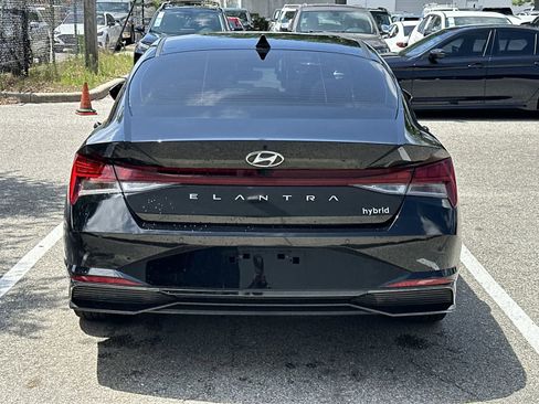 Used 2023 Hyundai Elantra Limited image 6