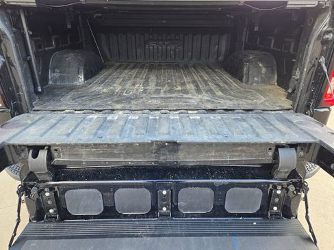 Used 2022 GMC Sierra 1500 AT4 w/ AT4 Preferred Package AWD/4WD image 31