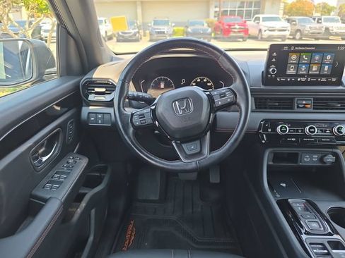 Certified 2025 Honda Pilot TrailSport image 14