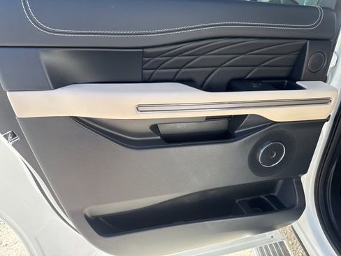 Used 2024 Ford Expedition Max Platinum image 31