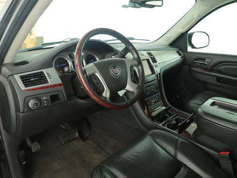 Used 2014 Cadillac Escalade ESV Luxury image 8