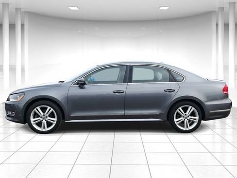 Used 2014 Volkswagen Passat TDI SE image 2