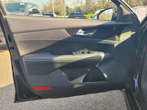 Used 2024 Kia Forte GT-Line image 16