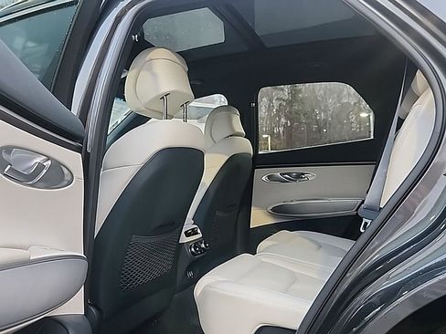 Used 2023 Genesis Electrified GV70 Advanced image 22