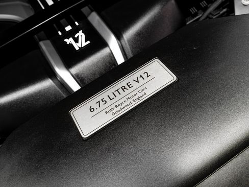 Used 2021 Rolls-Royce Cullinan Black Badge AWD/4WD image 57