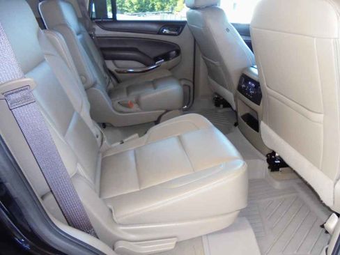 Used 2020 Chevrolet Tahoe LT image 10