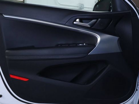 Used 2025 Genesis G70 2.5T AWD/4WD image 12