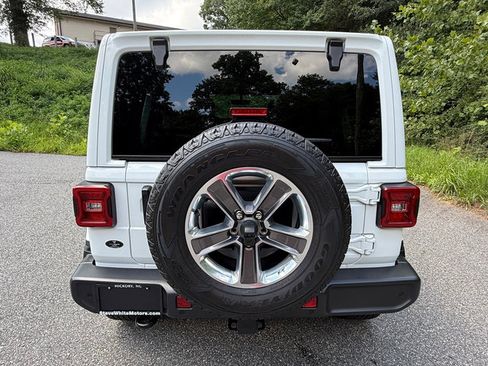 Used 2022 Jeep Wrangler Unlimited Sahara w/ LED Lighting Group AWD/4WD image 7