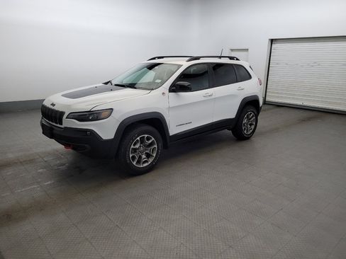Used 2022 Jeep Cherokee Trailhawk AWD/4WD image 2