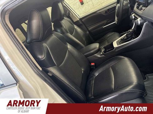 Used 2022 Toyota RAV4 LE image 32