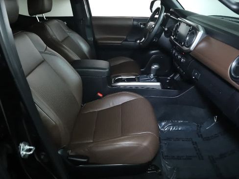 Certified 2023 Toyota Tacoma Limited AWD/4WD image 34