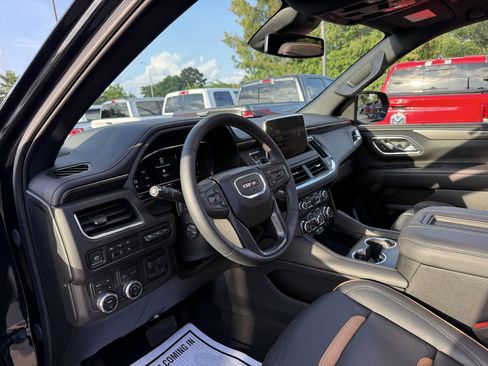 Used 2024 GMC Yukon AT4 w/ AT4 Premium Plus Package AWD/4WD image 6