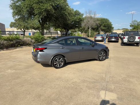 Used 2025 Nissan Versa SV w/ Trunk Package FWD image 3