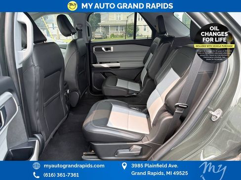 Used 2022 Ford Explorer XLT w/ Equipment Group 202A AWD/4WD image 26