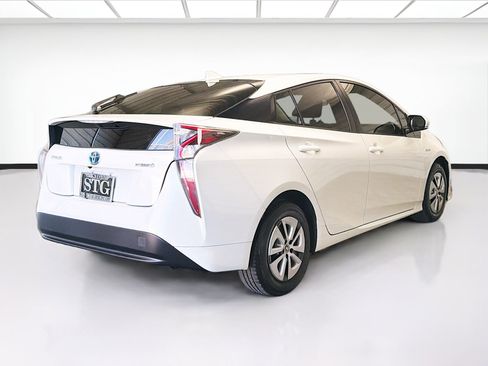 Used 2017 Toyota Prius Three w/ Carpet Mat Package FWD image 4