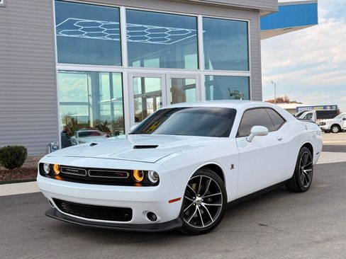 Used 2018 Dodge Challenger R/T Scat Pack image 2