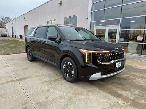 New 2026 Kia Carnival LXS image 1