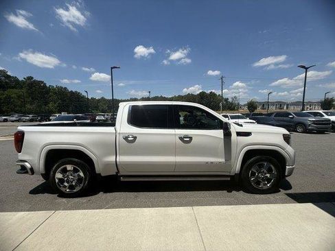 Used 2019 GMC Sierra 1500 Denali w/ Denali Ultimate Package AWD/4WD image 8