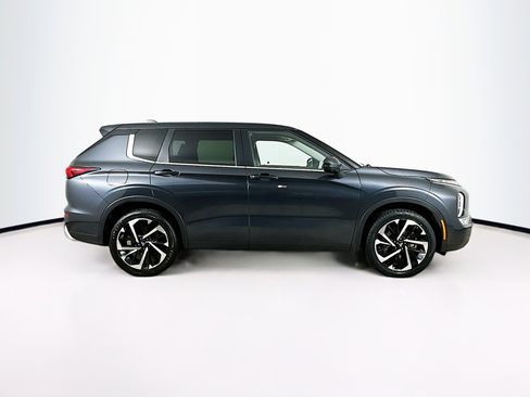 Used 2024 Mitsubishi Outlander SE image 10