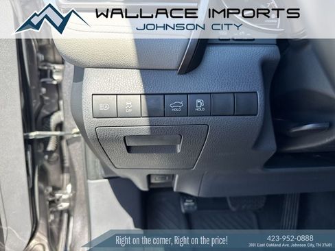 Used 2020 Toyota Camry SE FWD image 28